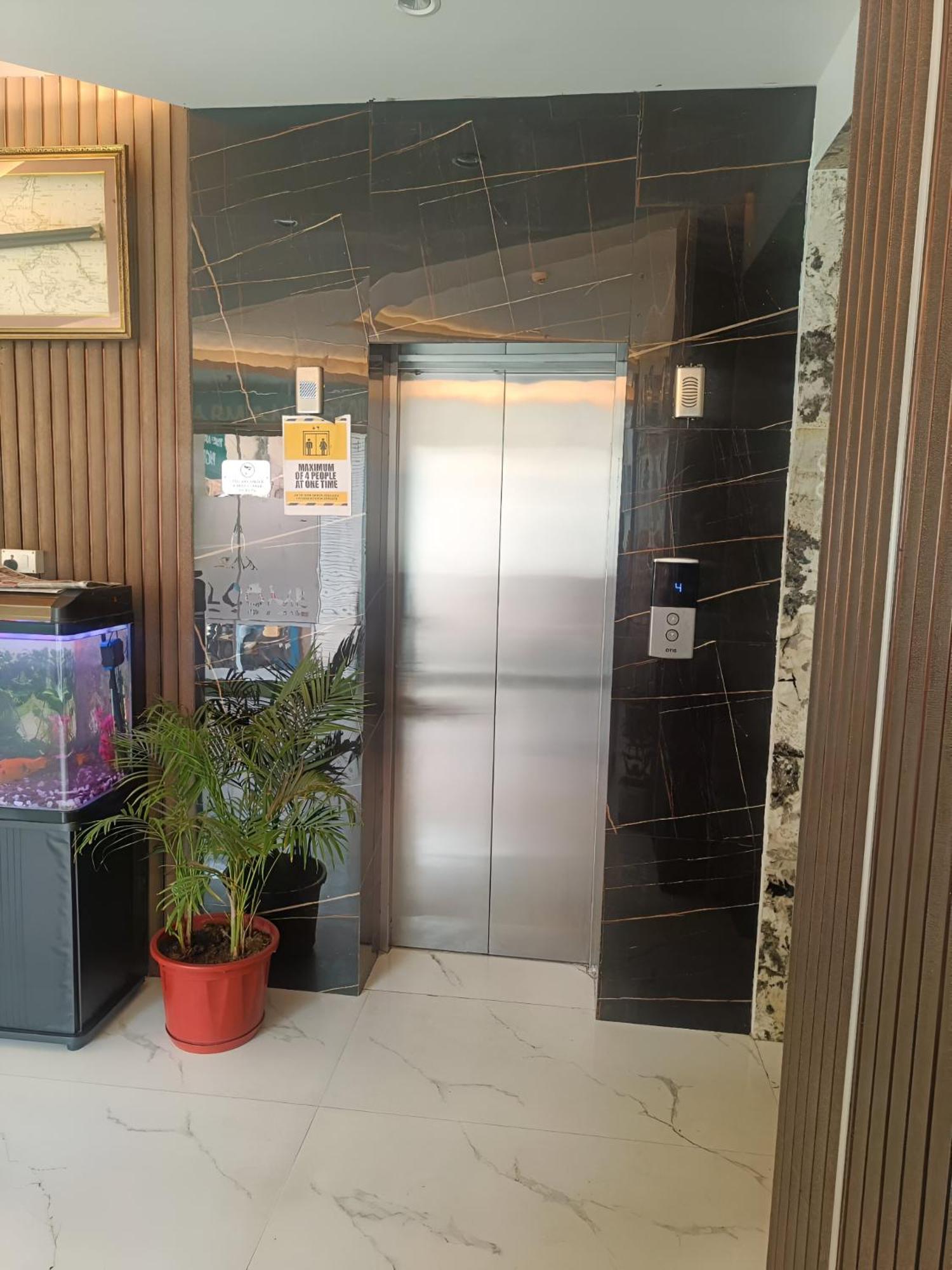 Treebo The Armani Near Igi Airport Ξενοδοχείο Νέο Δελχί Εξωτερικό φωτογραφία
